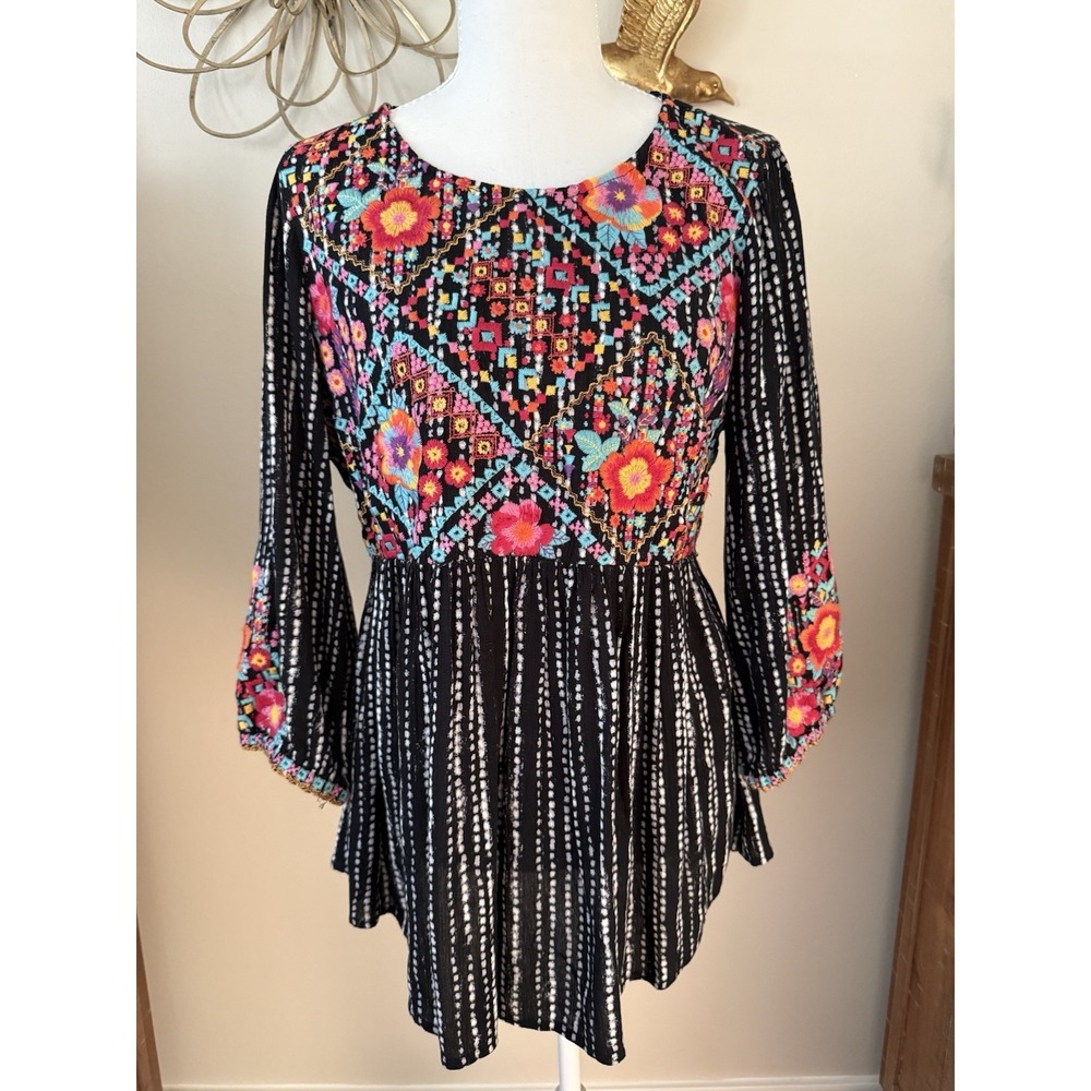 Savanna Jane Embroidered Floral Boho Tunic‎ Top Black Rayon Size S Peasant